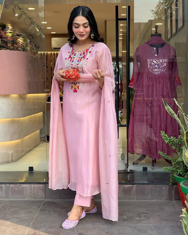 Kurta Blush Pink Embroidered Kurta Set